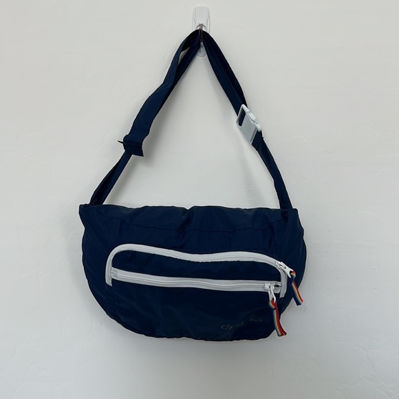 Chubbies - The Rainblue (Packable Windbreaker) - Picture 5 of 6